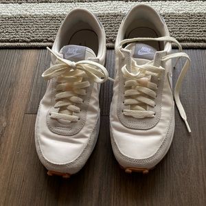 Nike sneakers - pre-loved condition